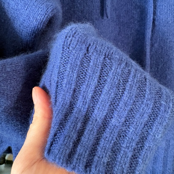 Aritzia The Group Babaton Cashmere Hoodie - Picture 2 of 6